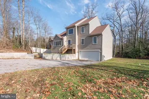 Exterior - 327 N Ferry Point Rd, Pasadena, MD 21122 photo 18 of 22