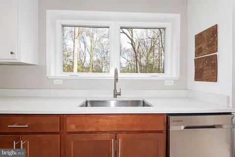 Kitchen - 327 N Ferry Point Rd, Pasadena, MD 21122 photo 5 of 6