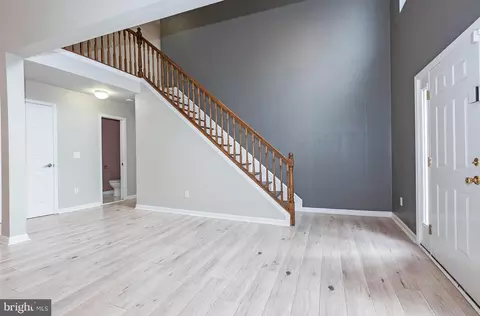 Entry Way - 327 N Ferry Point Rd, Pasadena, MD 21122 photo 2 of 4
