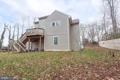 Exterior - 327 N Ferry Point Rd, Pasadena, MD 21122 photo 11 of 22