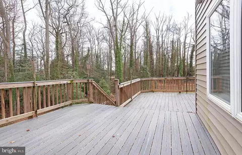 Exterior - 327 N Ferry Point Rd, Pasadena, MD 21122 photo 6 of 22