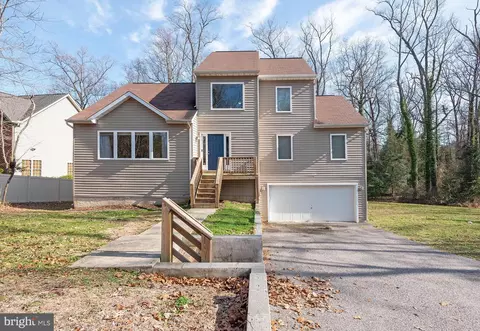 Exterior - 327 N Ferry Point Rd, Pasadena, MD 21122 photo 2 of 22