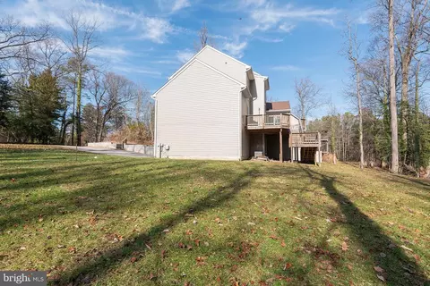Exterior - 327 N Ferry Point Rd, Pasadena, MD 21122 photo 14 of 22