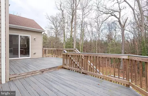Exterior - 327 N Ferry Point Rd, Pasadena, MD 21122 photo 8 of 22