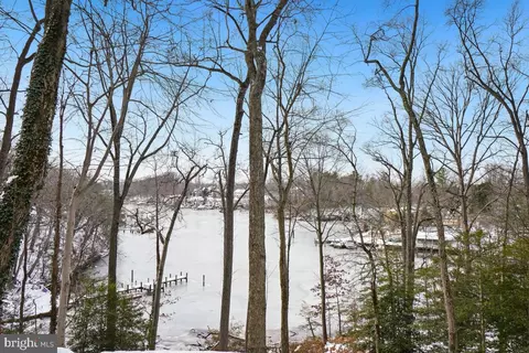 1820 Woods Rd, Annapolis, MD 21401 photo 3