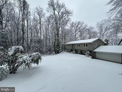 1820 Woods Rd, Annapolis, MD 21401