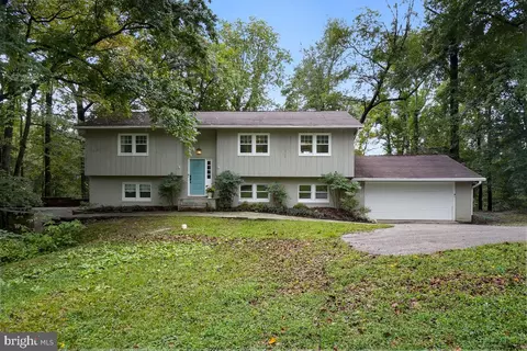 1820 Woods Rd, Annapolis, MD 21401 photo 2