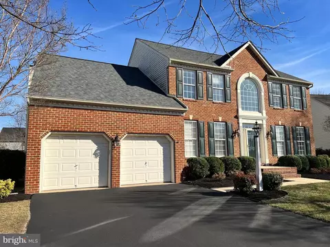 8215 Green Ice Dr, Pasadena, MD 21122