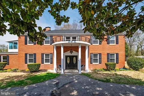 712 Fairway Dr, Annapolis, MD 21409