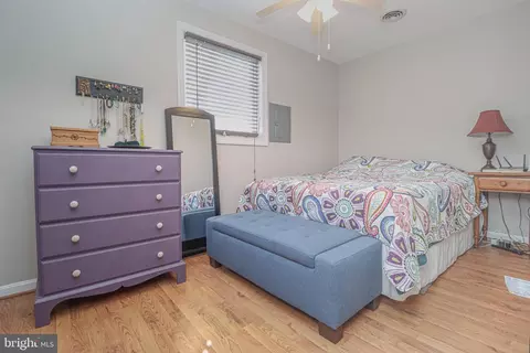 Bedroom - 1724 Shore Dr, Edgewater, MD 21037 photo 1 of 2