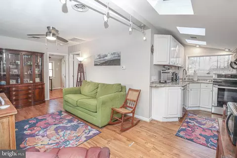 Living - 1724 Shore Dr, Edgewater, MD 21037 photo 1 of 4
