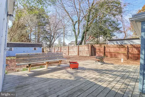 Exterior - 1724 Shore Dr, Edgewater, MD 21037 photo 6 of 14