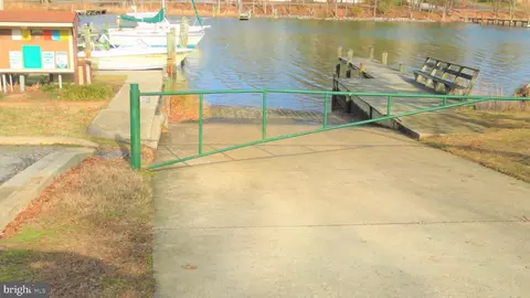 View/Area - 1724 Shore Dr, Edgewater, MD 21037 photo 3 of 5