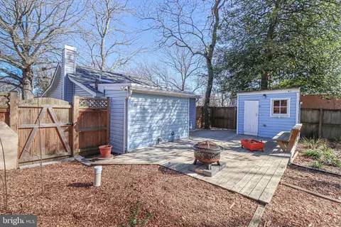 Exterior - 1724 Shore Dr, Edgewater, MD 21037 photo 5 of 14