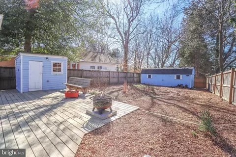 Exterior - 1724 Shore Dr, Edgewater, MD 21037 photo 4 of 14