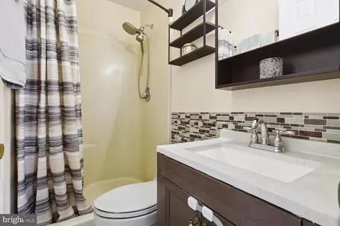 7700 Princess Pl, Pasadena, MD 21122 photo 12