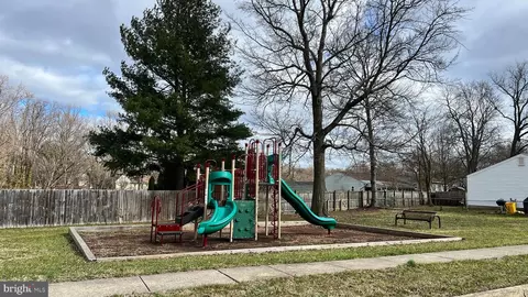 7700 Princess Pl, Pasadena, MD 21122 photo 27