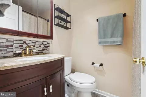 7700 Princess Pl, Pasadena, MD 21122 photo 15