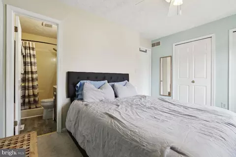 7700 Princess Pl, Pasadena, MD 21122 photo 11