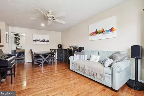7700 Princess Pl, Pasadena, MD 21122 photo 4