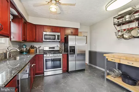 7700 Princess Pl, Pasadena, MD 21122 photo 7