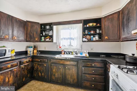 Kitchen - 1009 Monroe St, Annapolis, MD 21403 photo 2 of 5