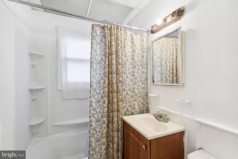 Bath - 1009 Monroe St, Annapolis, MD 21403 photo 1 of 3