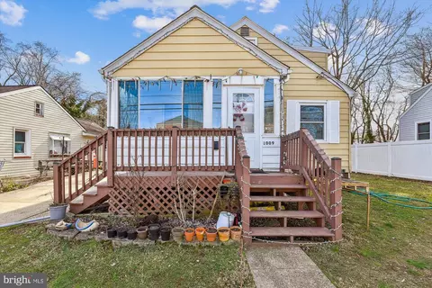 Exterior - 1009 Monroe St, Annapolis, MD 21403 photo 2 of 10
