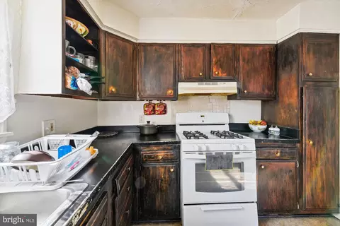 Kitchen - 1009 Monroe St, Annapolis, MD 21403 photo 4 of 5