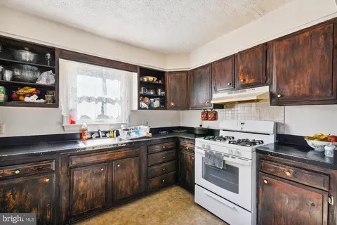Kitchen - 1009 Monroe St, Annapolis, MD 21403 photo 3 of 5