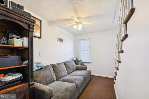 Living - 1009 Monroe St, Annapolis, MD 21403 photo 4 of 4