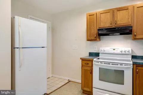 Kitchen - 3594 2nd Ave, Edgewater, MD 21037 photo 3 of 4