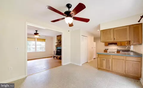 Kitchen - 3594 2nd Ave, Edgewater, MD 21037 photo 1 of 4