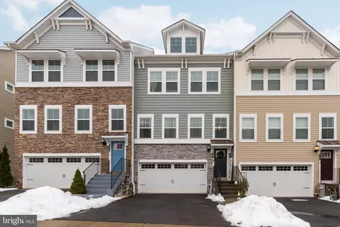 921 Thurston Ln, Glen Burnie, MD 21060