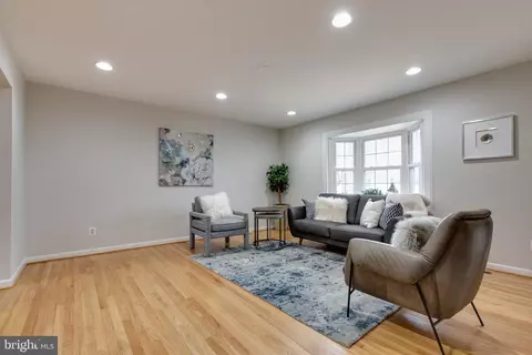 Living - 517 Williamsburg Ln, Odenton, MD 21113 photo 1 of 10
