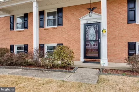 Exterior - 517 Williamsburg Ln, Odenton, MD 21113 photo 5 of 10