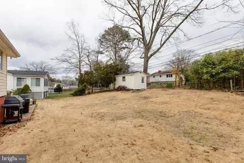 Exterior - 517 Williamsburg Ln, Odenton, MD 21113 photo 7 of 10