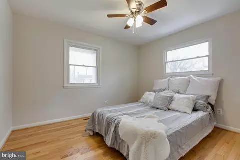 Bedroom - 517 Williamsburg Ln, Odenton, MD 21113 photo 6 of 14