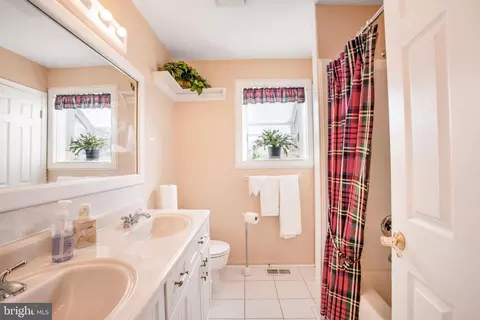 Bath - 1904 Mount Hope Ct, Hanover, MD 21076 photo 1 of 11