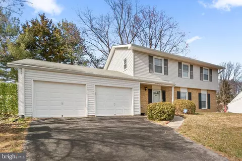 7912 Pavilion Dr, Severn, MD 21144