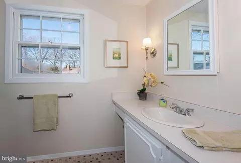 Bath - 1715 Tarleton Way, Crofton, MD 21114 photo 2 of 5