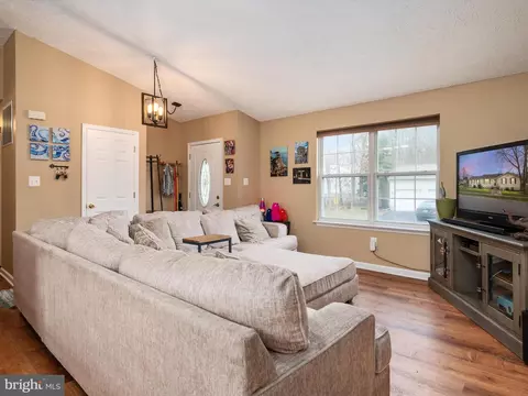 209 Misty View Ct, Pasadena, MD 21122 photo 5