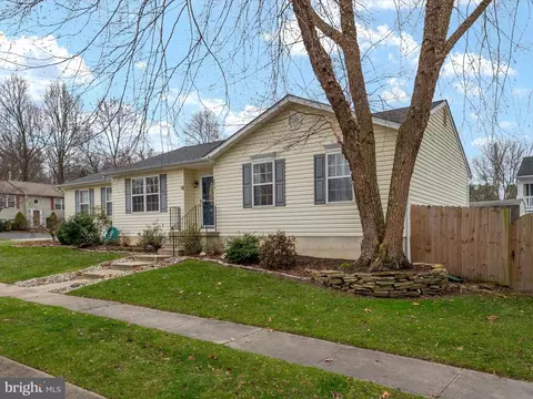 209 Misty View Ct, Pasadena, MD 21122 photo 2