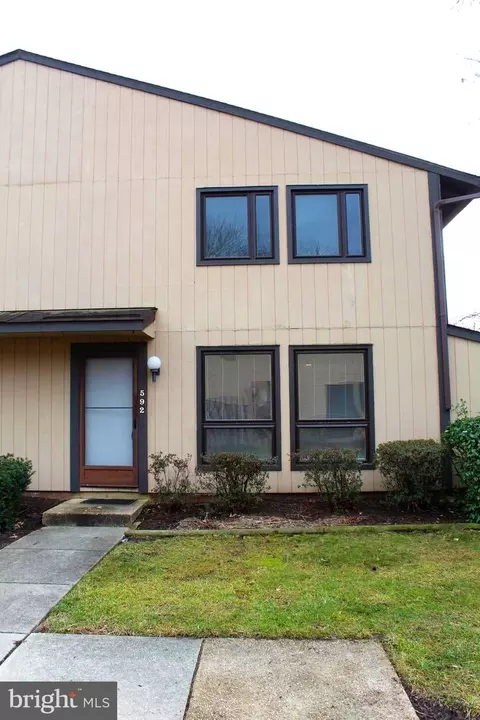 592 West Ct, Glen Burnie, MD 21061