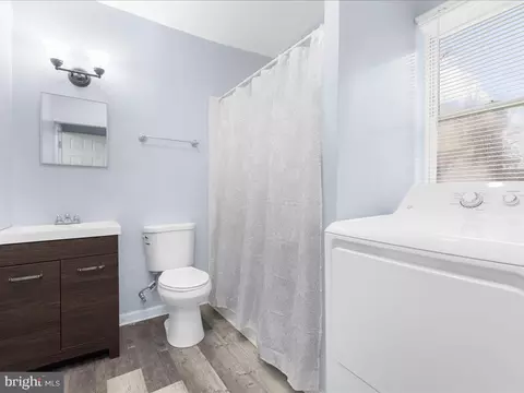 Bath - 3 Park Pl, Brooklyn, MD 21225 photo 2 of 4