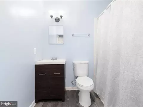 Bath - 3 Park Pl, Brooklyn, MD 21225 photo 3 of 4