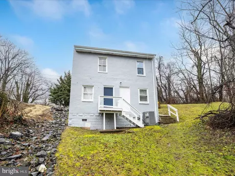 Exterior - 3 Park Pl, Brooklyn, MD 21225 photo 5 of 5