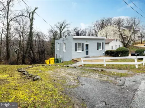 Exterior - 3 Park Pl, Brooklyn, MD 21225 photo 2 of 5