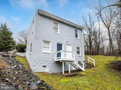 Exterior - 3 Park Pl, Brooklyn, MD 21225 photo 4 of 5