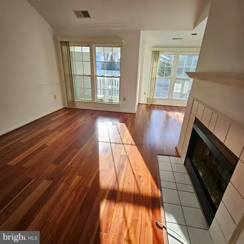 Living - 3109 River Bend Ct #D304, Laurel, MD 20724 photo 4 of 4